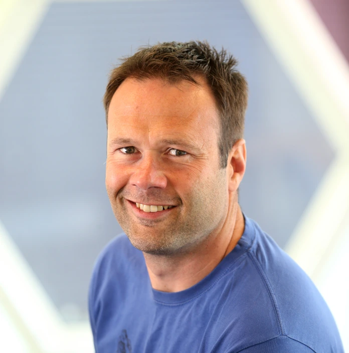 Profile picture of Dr Lee Parry.