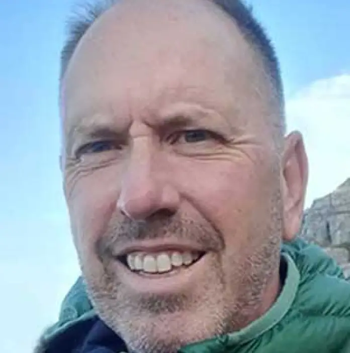 bio image of Professor Andrew Hiscock
