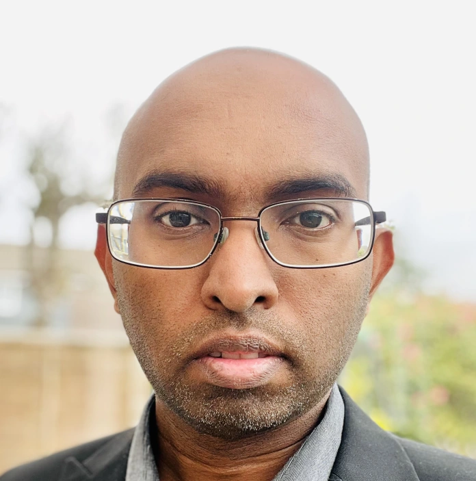 bio image of Dr Sivagunalan Sivanathan