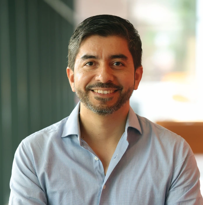 Bio image of Dr Victor Romero Cano