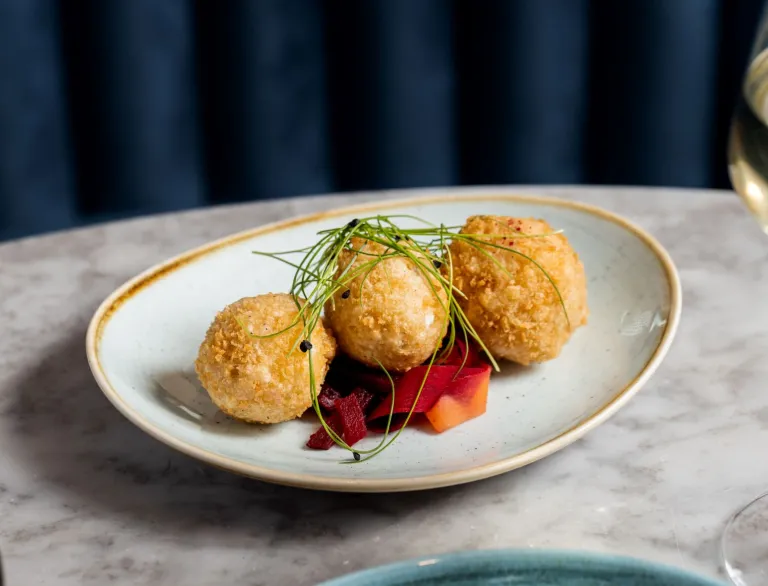 Goat cheese with beetroot dish