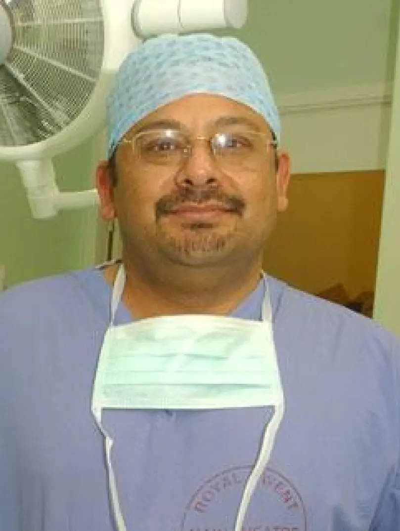 bio image of Mr Ro (Rohit) Kulkarni Consultant Shoulder and Elbow Surgeon
